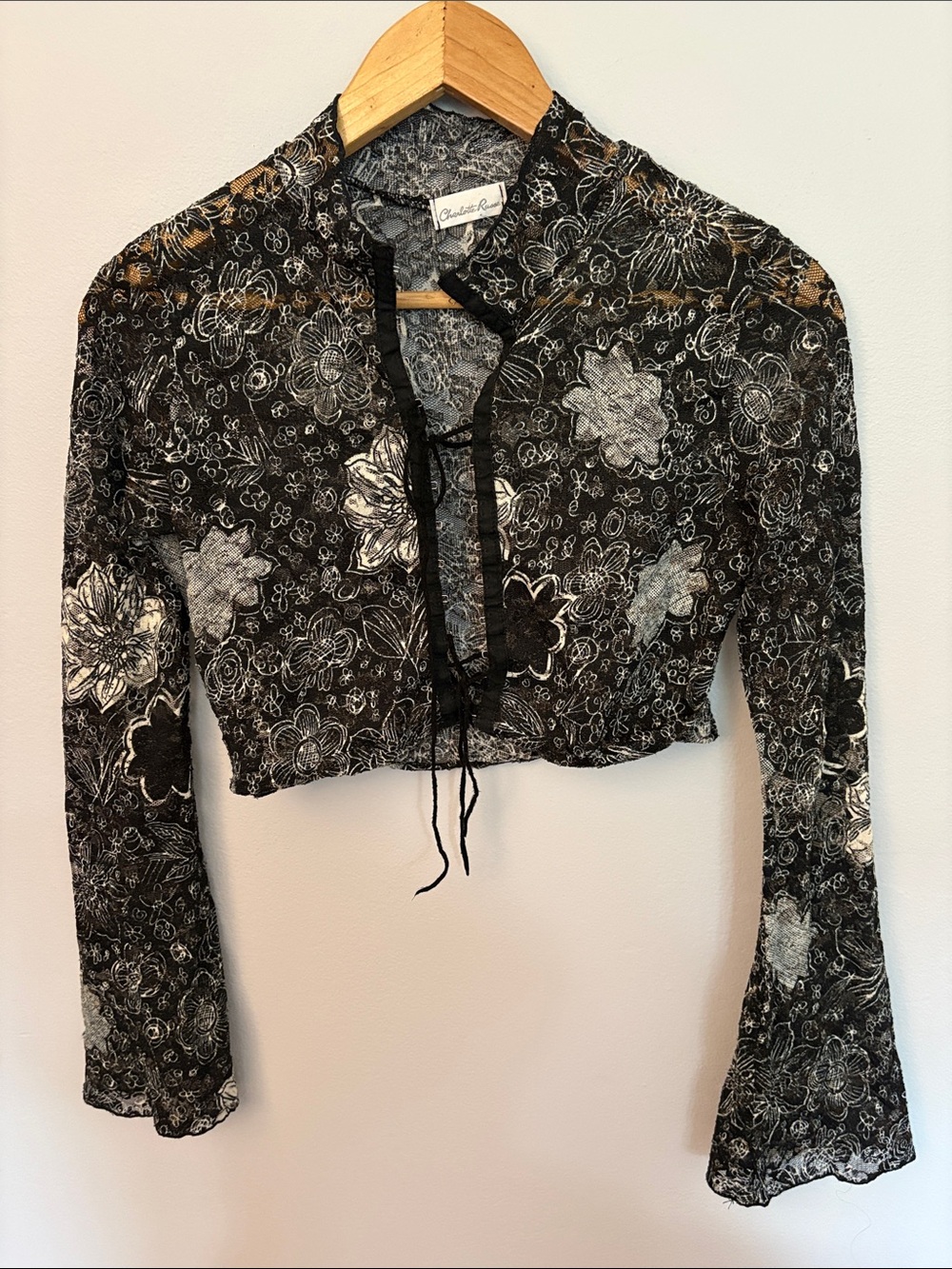 Charlotte Russe Black Floral Lace Tie-Front Long Sleeve Crop Top